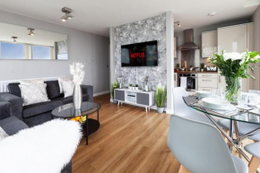 2 Bedroom 2 Bathroom Apartment in Central Milton Keynes with Free Parking and Smart TV - Contractors, Relocation, Business Travellers